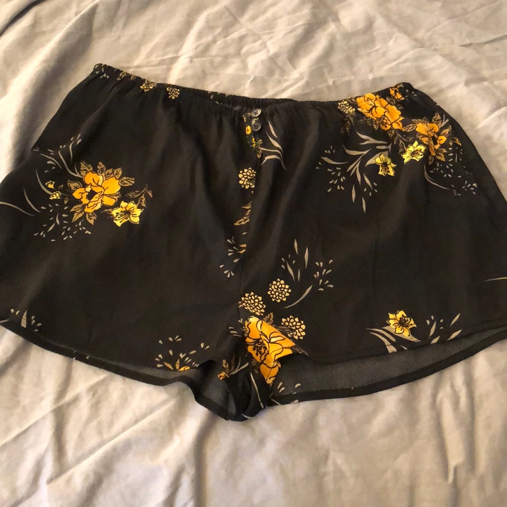 floral shorts